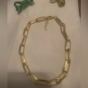 NEW Elegant Gold Trending Paperclip Chain Bracelet NWT